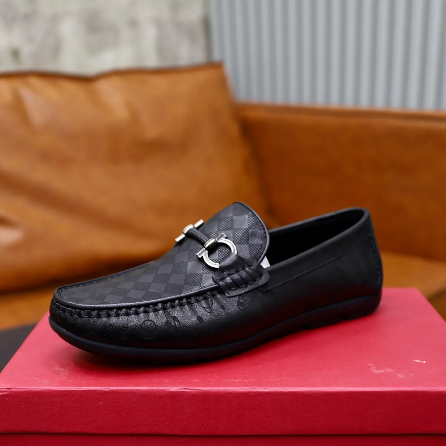 Ex-factory price: 462💰🙅‍♂️🙅‍♂️🙅‍♂️Niuli Brand: Ferragamo Standard code: Men's code 38/44 (45 customized) Grade: Same as the official website Material: Original imported cowhide leather lining Original wear-resistant lightweight outsole Style category: Men's casual slip-on shoes Bean shoes Distinguished luxury brand elements top luxury Color: actual picture color
